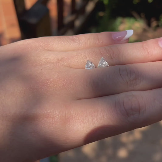 Par de Diamante Natural  Branco - Trillion / 144 pontos (6,2 mm)