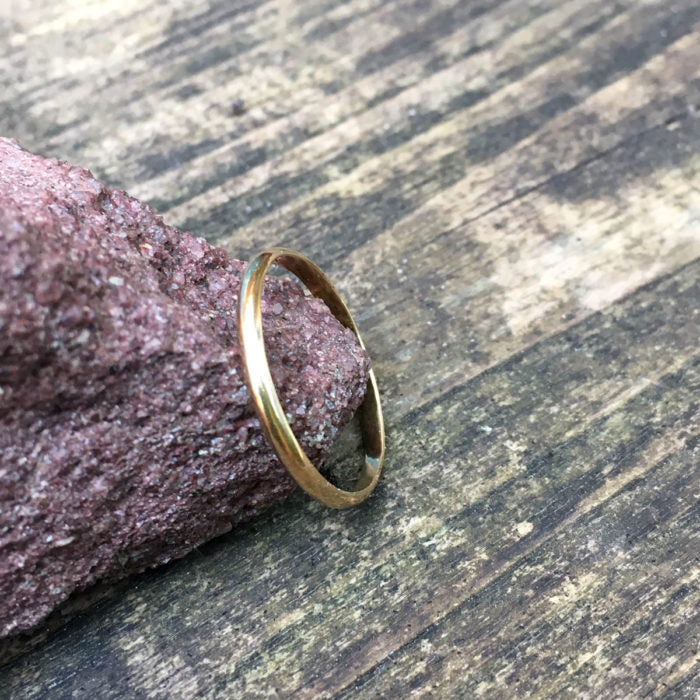 Par de alianças anatômicas tradicionais (2,5mm) em ouro 18 K