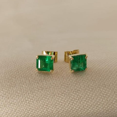 Brincos de Ouro 18K com Esmeralda